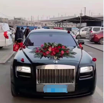臨沂一輛接親的勞斯萊斯追尾大貨車 司機(jī)當(dāng)場死亡