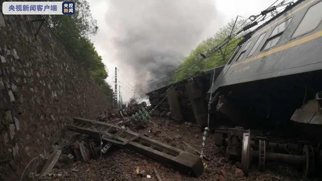 突發(fā)！濟南始發(fā)T179次列車湖南境內(nèi)遇泥石流發(fā)生側(cè)翻