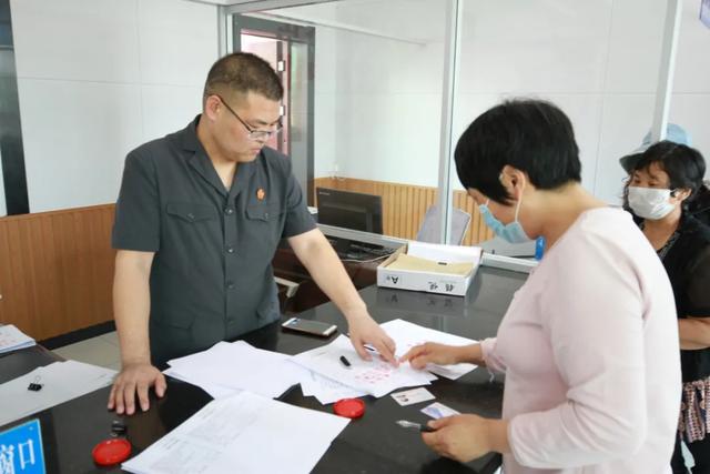 強(qiáng)制執(zhí)行！臨沂某公司欠58名農(nóng)民工29萬(wàn)元被追回
