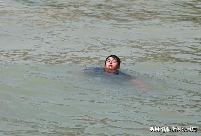 痛心！1人失足7人施救！8名落水小學(xué)生均無生命體征…警鐘再次敲響