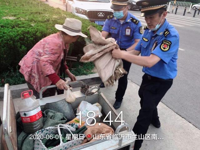 嚴查！臨沂人注意，這樣擺攤是不對的