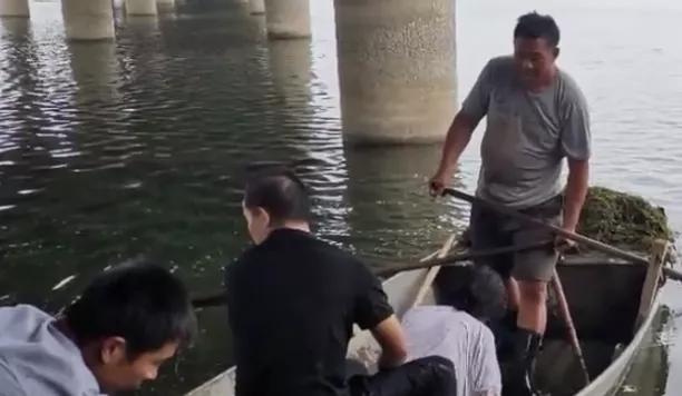突發(fā)！臨沂一男子從5米高的橋上縱身跳下！這一幕太揪心