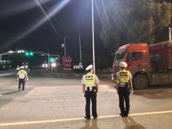 異地用警，交叉執(zhí)法！臨沂公安交警重拳整治貨運(yùn)車輛交通違法