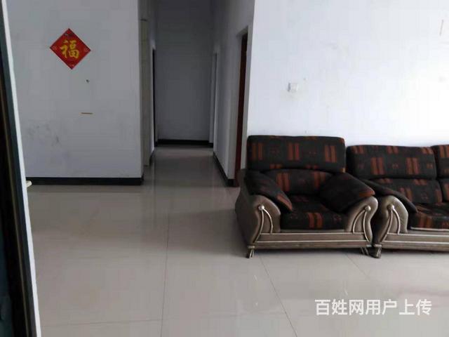 北城新區(qū)北京路135平米750元每月