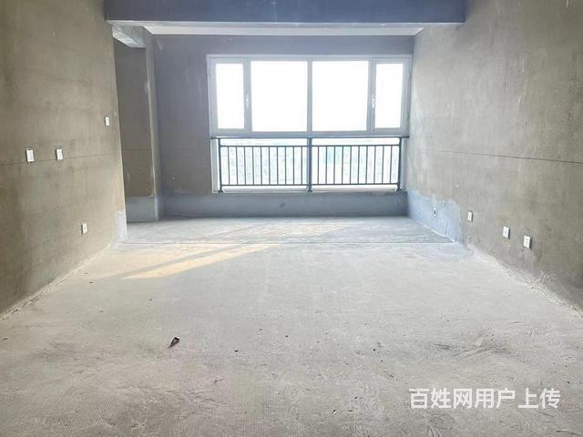 急 售！致遠翡翠湖，好樓層，戶型好，價格可談。