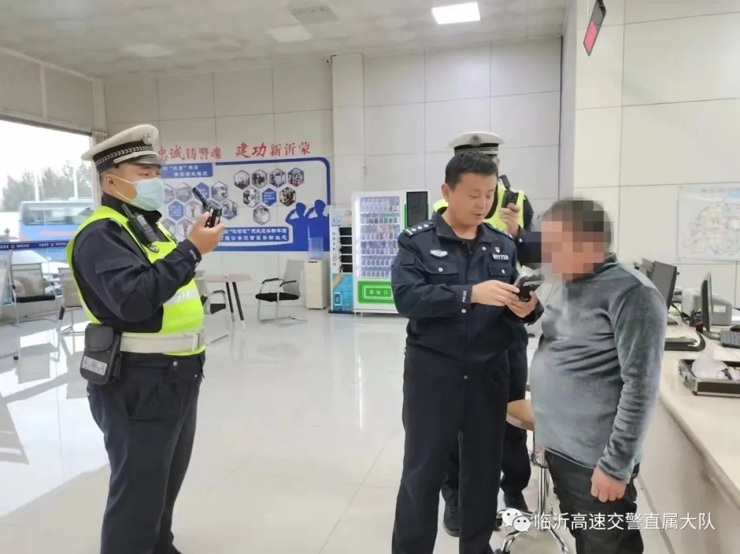 無(wú)證駕駛危害大，行車上路莫僥幸！