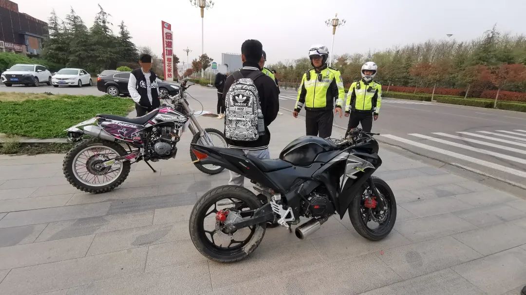 前方高能！無人機高清抓拍！這些人“上鏡”了！