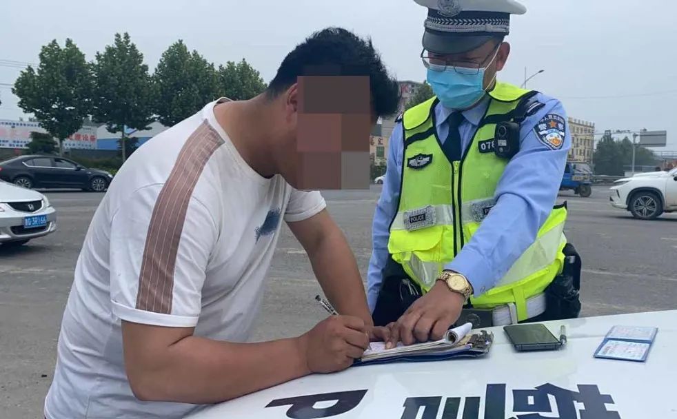 車子逾期未年檢，司機(jī)竟也“不合格”