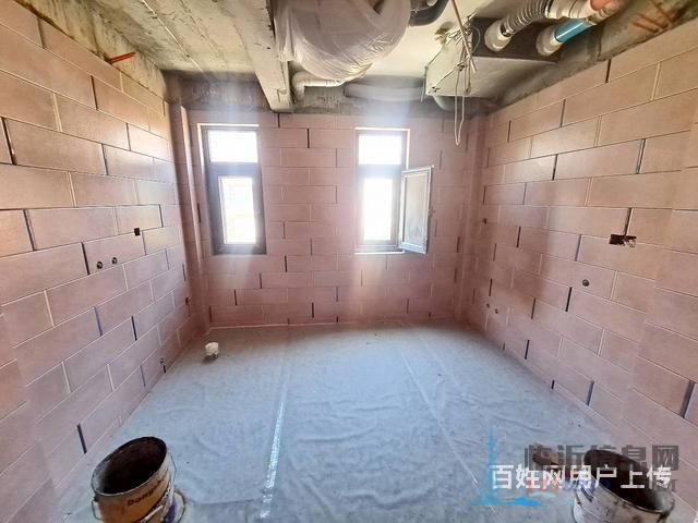 月瀾灣聯(lián)排別墅 六室超大 已做改造 帶車庫 證過二780萬
