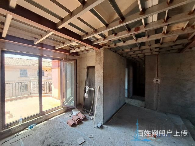 月瀾灣聯(lián)排別墅 六室超大 已做改造 帶車庫 證過二780萬