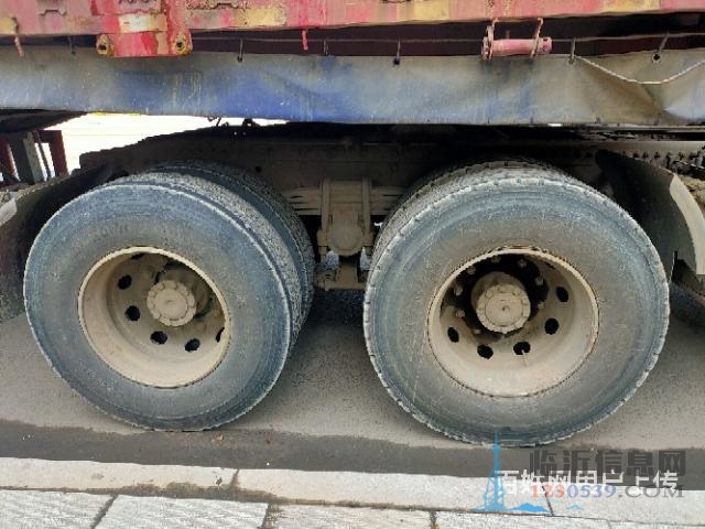 個(gè)人轉(zhuǎn)讓19年歐曼半掛側(cè)翻自卸車，國五，精品車況