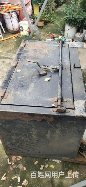 6.8貨車上的工具箱加篷布，