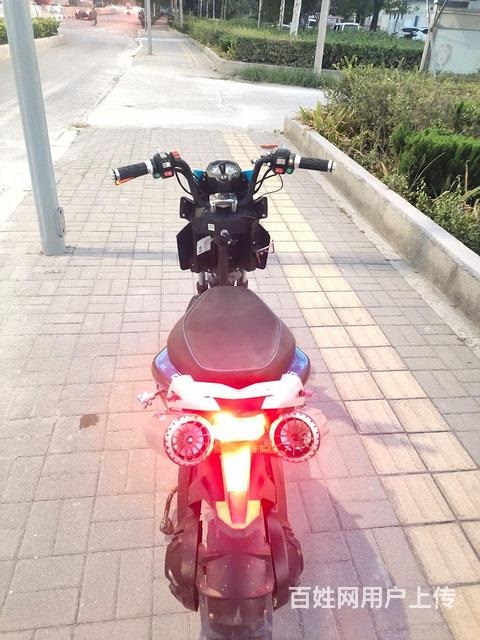 雅迪戰(zhàn)警電動車（9.5成新