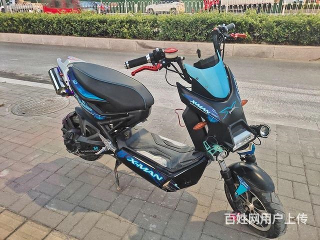 雅迪戰(zhàn)警電動車（9.5成新