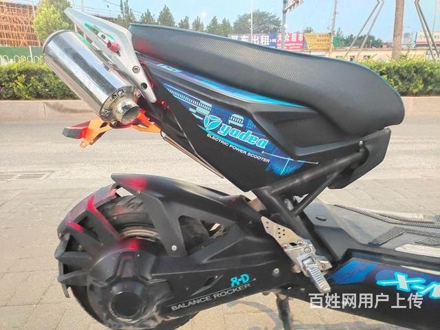 雅迪戰(zhàn)警電動車（9.5成新