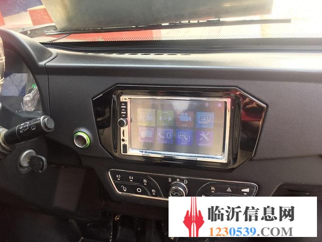 新能電動汽車 兩門四座