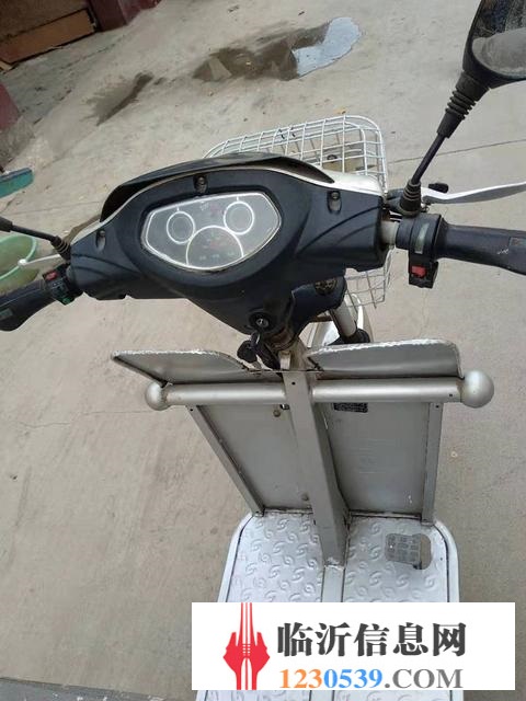 三輪電動(dòng)車