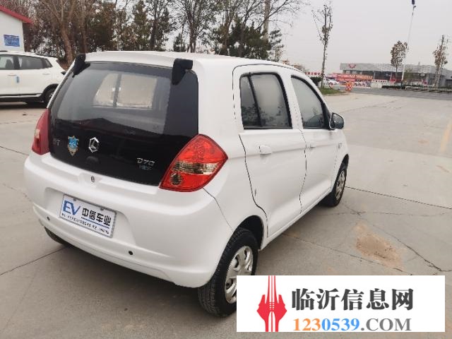 極品雷丁電動(dòng)轎車，