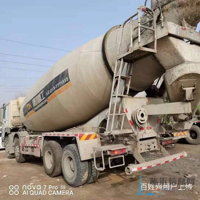 大20方二手豪沃?jǐn)嚢柢?chē) 國(guó)五 前四后八 380馬力
