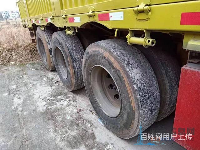 國(guó)五牽引車(chē)東風(fēng)天龍帶13米高底欄板520馬力