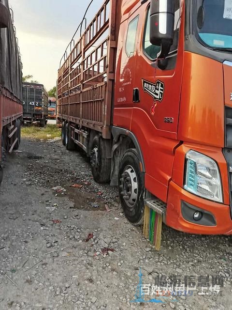 三年半的乘龍H7前四后八9米6 高欄貨車 國5