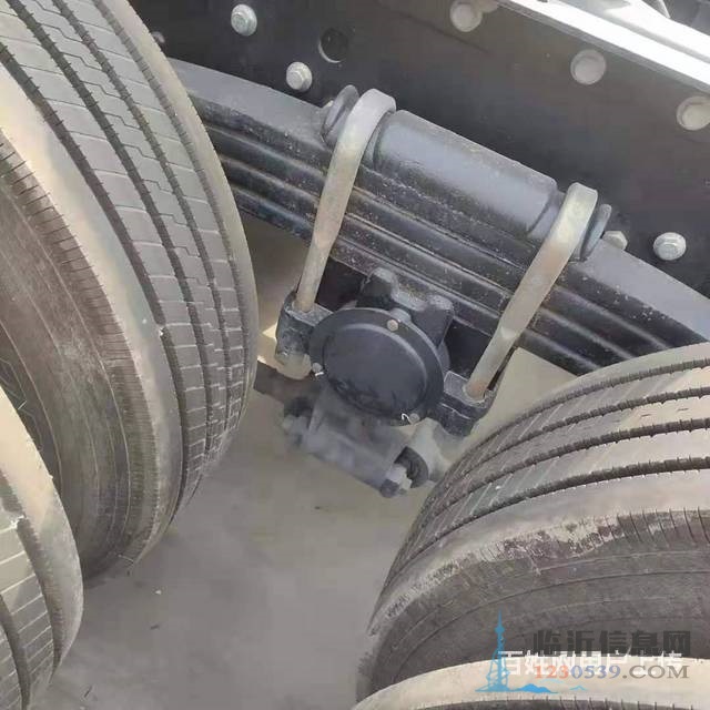 原版車出售二手解放牽引車 420馬力國五 雙驅(qū)輕體