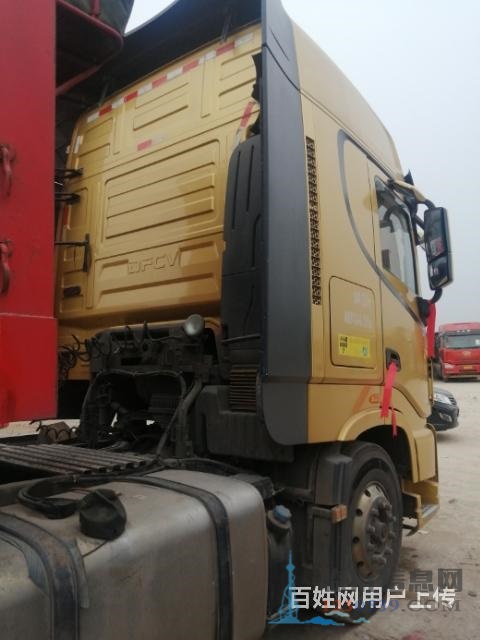 國(guó)五520馬力東風(fēng)天龍旗艦牽引車(chē)