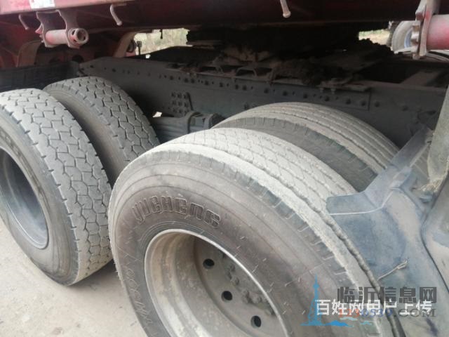 國(guó)五520馬力東風(fēng)天龍旗艦牽引車(chē)
