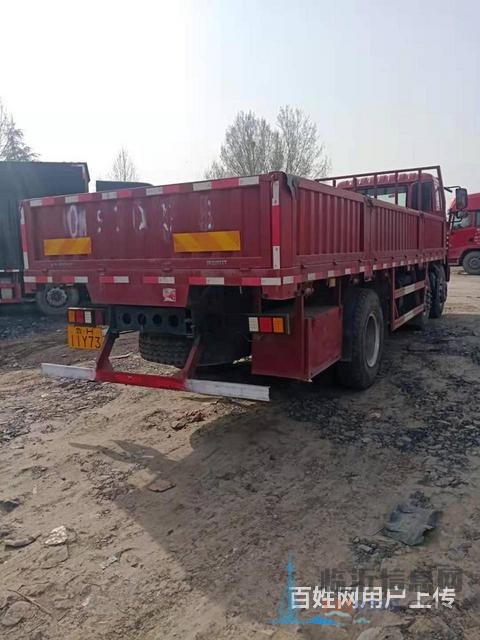 轉(zhuǎn)讓二手6.8米平板載貨車 前四后四 220馬力