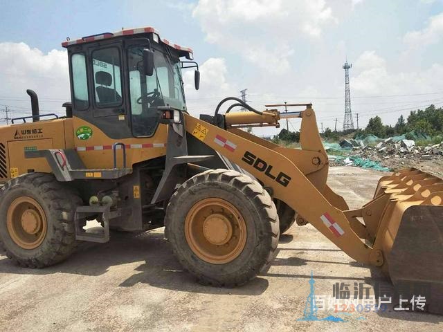 2015年的臨工933加長(zhǎng)臂裝載機(jī)低價(jià)急售