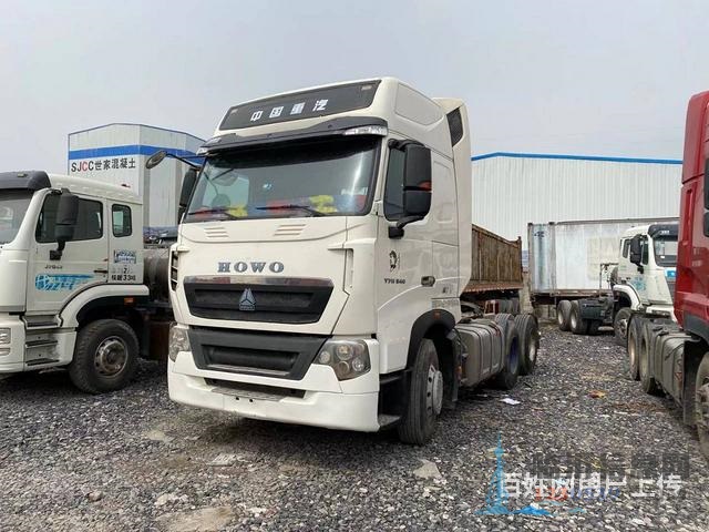 出售二手豪沃T7牽引車540馬力，帶液緩，國五排放