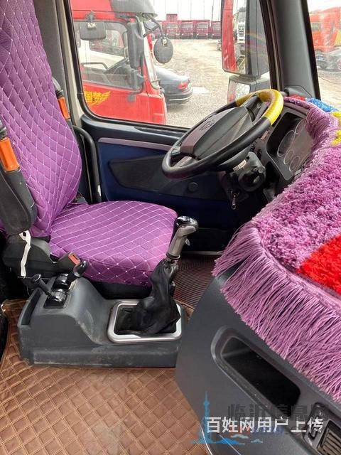 出售二手豪沃T7牽引車540馬力，帶液緩，國五排放