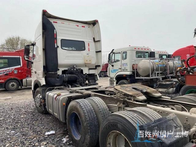 出售二手豪沃T7牽引車540馬力，帶液緩，國五排放