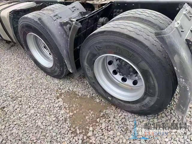 雙驅(qū)輕體二手天龍牽引車出售輕盈版 國五400馬力