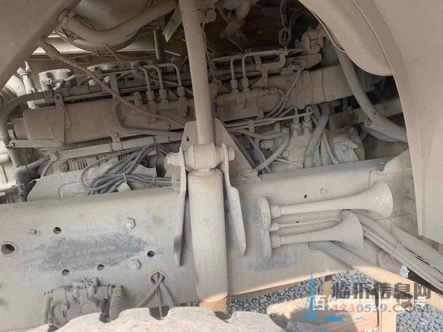 售16年二手豪沃大12方攪拌車340馬力后八輪國(guó)四