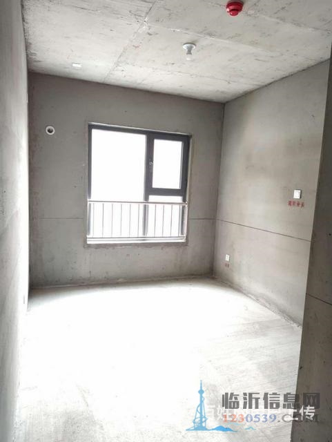 南湖稀 缺三室  新房未住 緊靠學(xué) 校  兩室分開朝陽(yáng)