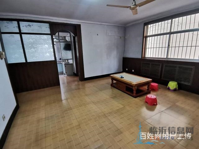 后園馨園A區(qū)！三小十二中！大三室！好樓層大產(chǎn)權(quán)！雙氣！誠(chéng)意售