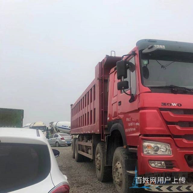 臨沂18年二手豪沃自卸車8米田字格大箱國(guó)五精品車