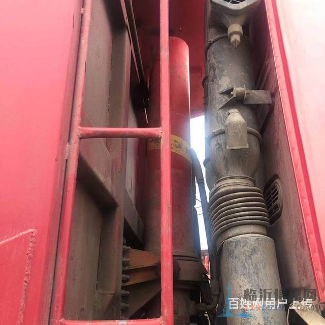 臨沂18年二手豪沃自卸車8米田字格大箱國(guó)五精品車