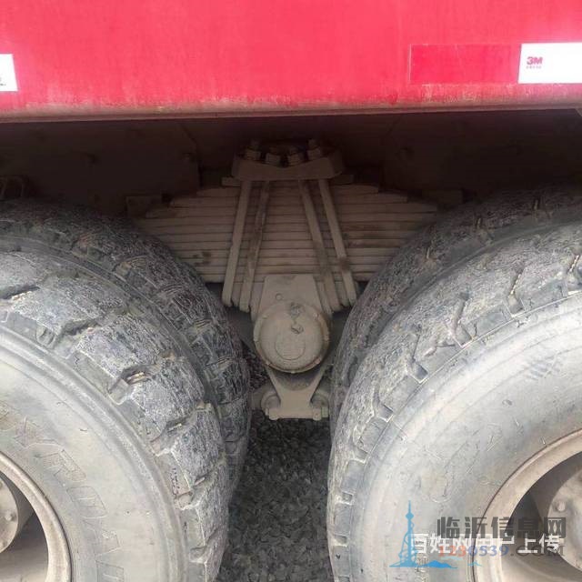 臨沂18年二手豪沃自卸車8米田字格大箱國(guó)五精品車