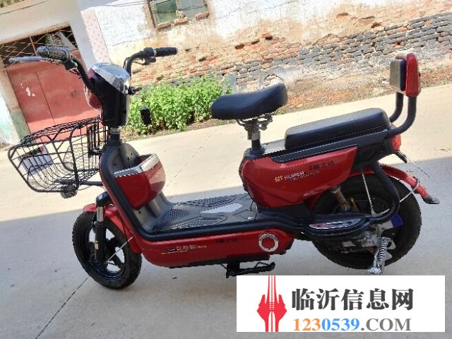 低價轉(zhuǎn)讓大電池富士達電動車