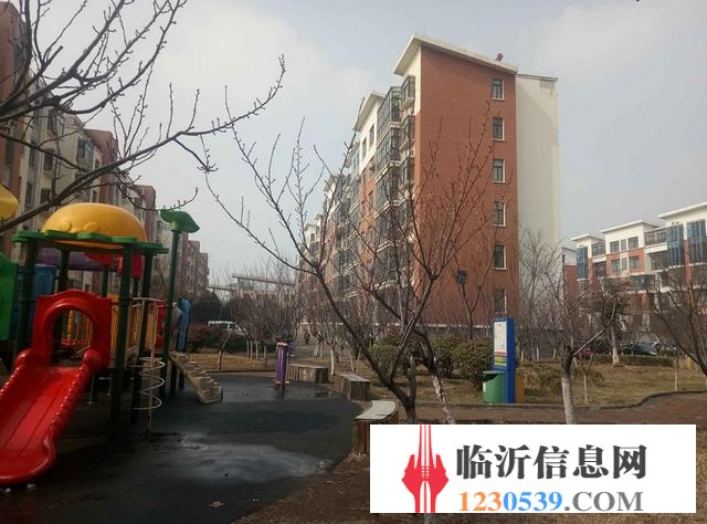 鳳凰城超大平層豪華裝修電梯房源位置不錯(cuò)