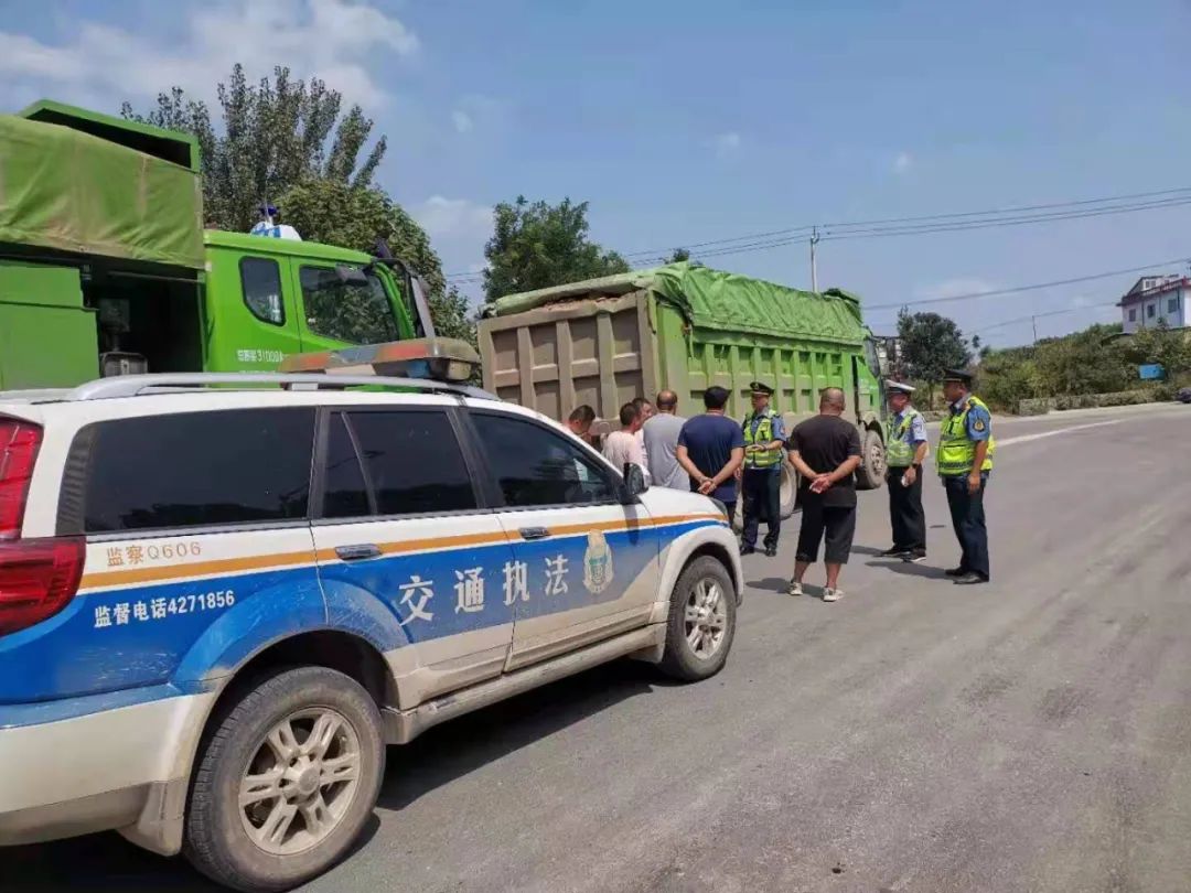群眾舉報(bào)！臨沂公安交警查扣9輛超載貨車