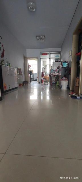 三樓。南北通透，三室兩廳