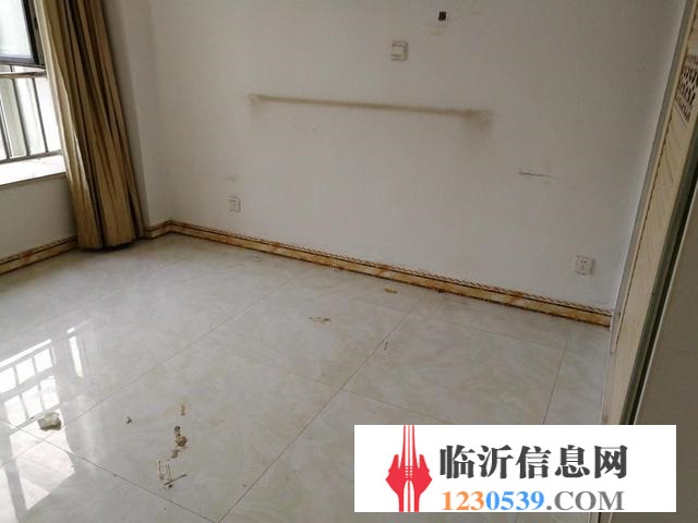 實(shí)拍盛世花城 證過(guò)兩年 雙氣入戶 南北通透 帶儲(chǔ)藏室