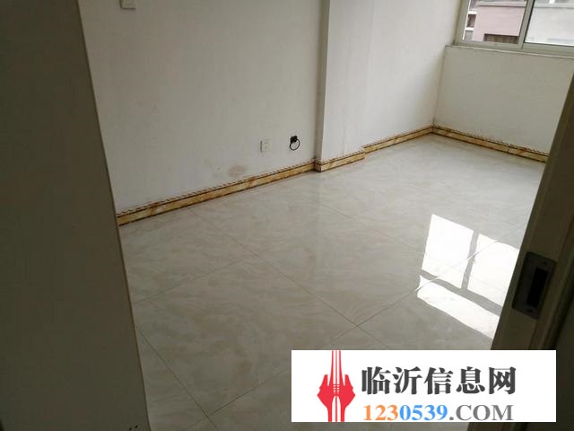 實(shí)拍盛世花城 證過(guò)兩年 雙氣入戶 南北通透 帶儲(chǔ)藏室
