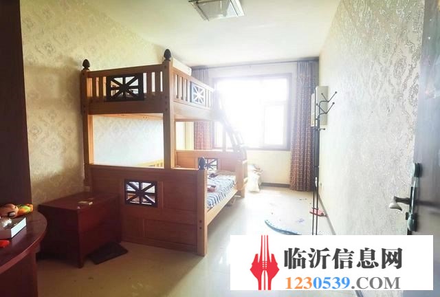 巧克麗都 多層 二樓精裝修出售 雙衛(wèi)帶車庫  齊全交通方便