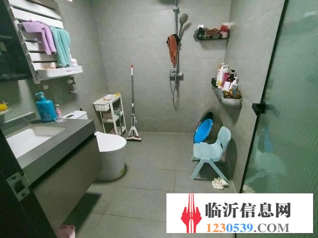 香榭麗都電梯洋房，證過(guò)二，中間樓層，精致裝修