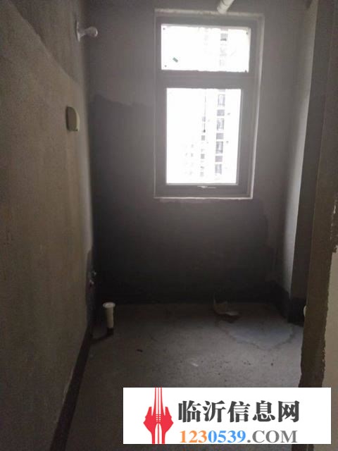 急售 南排 證過二 有鑰匙可以看房子