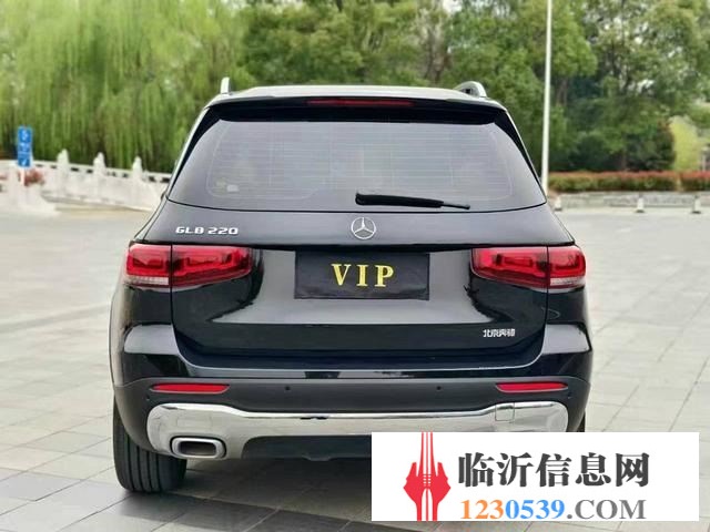 2023年奔馳GLB220